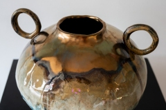 handle vase